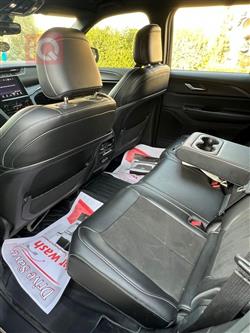 جیپ گراند شیرۆکی